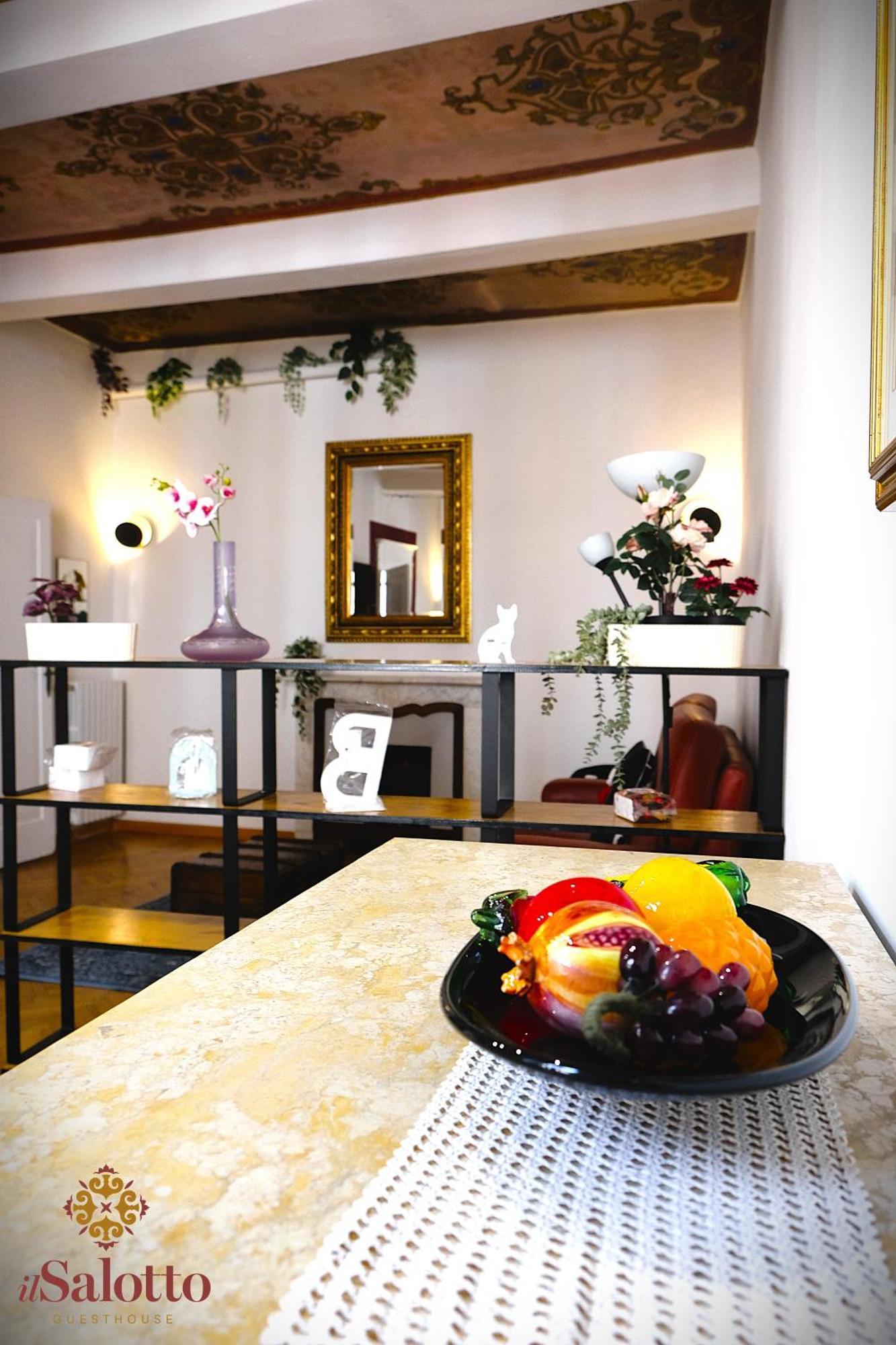 Il Salotto Apartment *